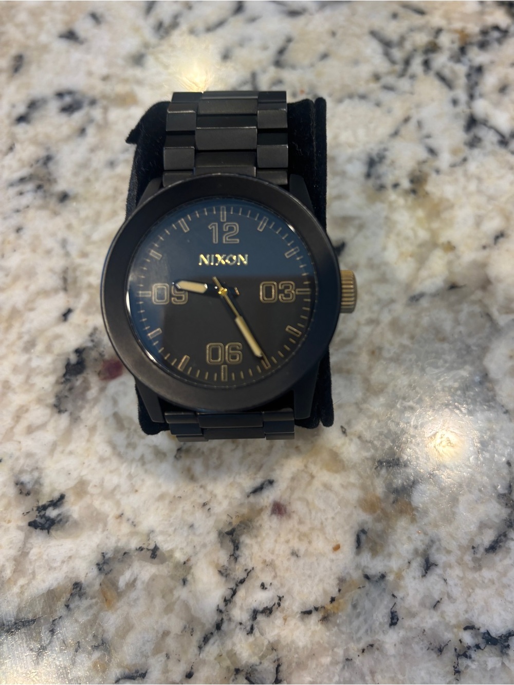 Nixon in the hot zone Matte Black watch The Private